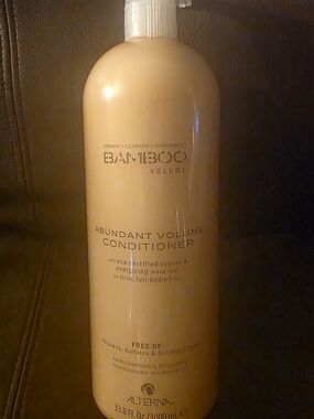 BAMBOO Abundant Volume Conditioner in Light Beige